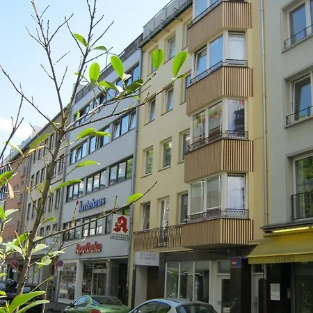 Bett Am Rhein * Dusseldorf