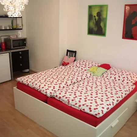 Bett Am Rhein Apartment Dusseldorf